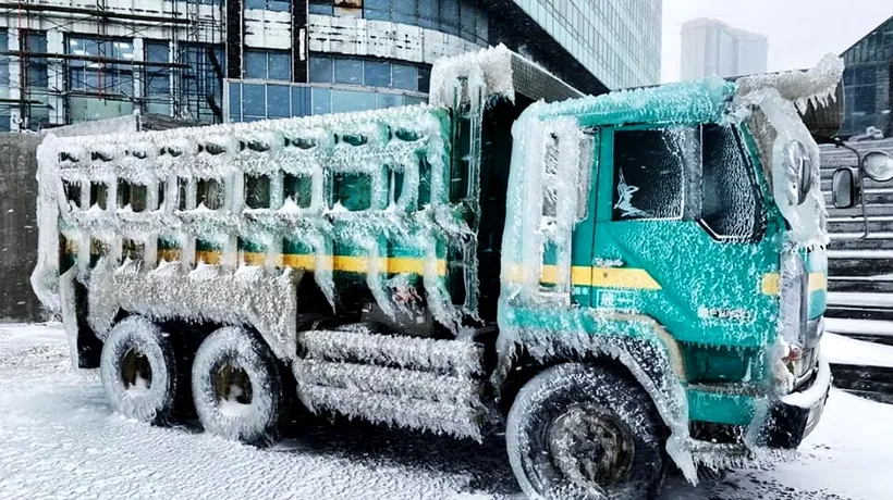 O furtună de zăpadă a făcut prăpăd în Rusia. A provocat întreruperi de energie electrică, închiderea școlilor și haos în transport (VIDEO)