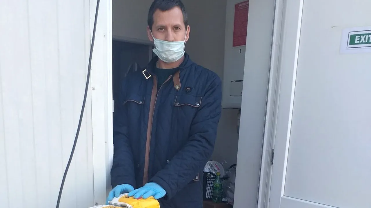 SUNTEM CU GÂNDUL LA VOI. Zeci de cozonaci au ajuns la Centrul Sf. Ilie din Galați. Donator: „Așa am promis, să simtă și bătrânii din azil spiritul sărbătorilor”