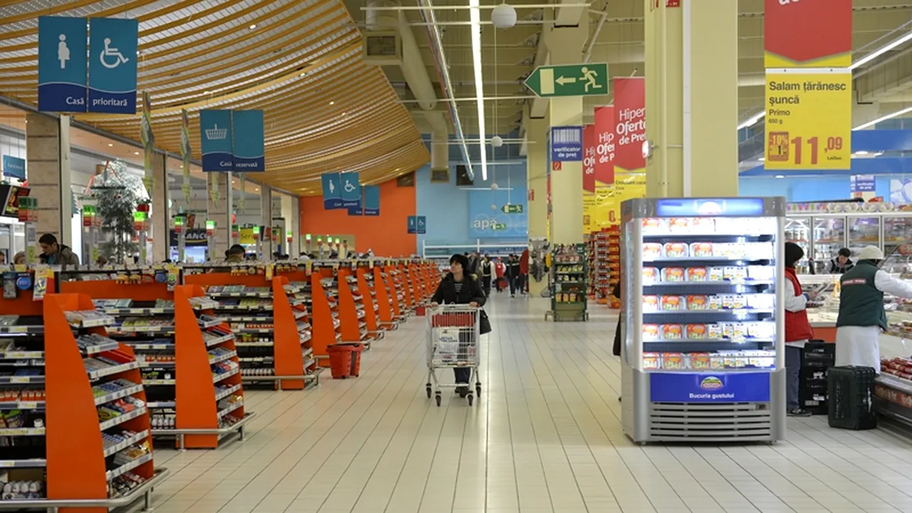 Sarmale stricate și carne mucegăită la un mare hipermarket din București