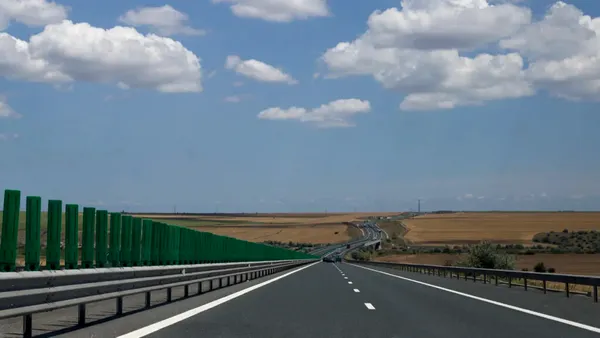 Accident pe drumul spre Litoral. O persoană a murit, iar alte trei sunt rănite după un impact între două mașini pe Autostrada Soarelui