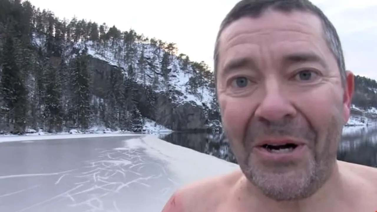 Un cunoscut youtuber a murit după ce a căzut într-un lac îngheţat, în timp ce filma un episod pentru canalul său