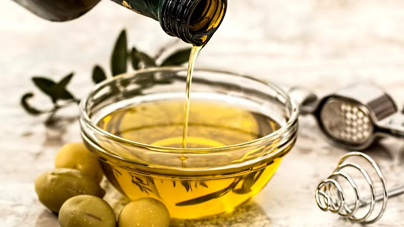 Românii se plâng că uleiul de măsline s-a SCUMPIT enorm în Grecia: „Cam mult, cu circa 40%. Anul trecut bidonul era in jur de 30 euro”