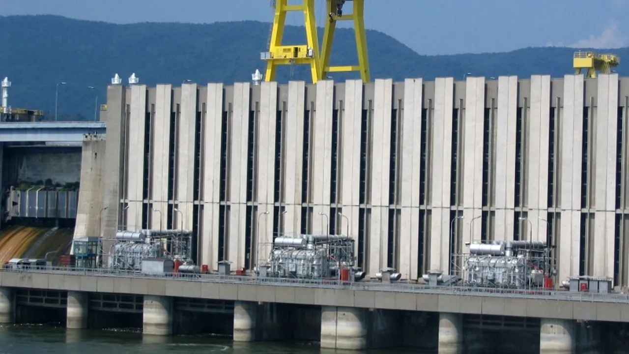 Lacul de acumulare din amonte de Barajul Porțile de Fier I - golit, se așteaptă o viitură pe Dunăre