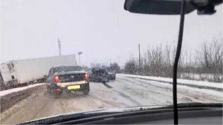 Accident mortal pe șoseaua de centură a Bucureștiului. Doi oameni au murit, după ce un autoturism și un TIR s-au izbit