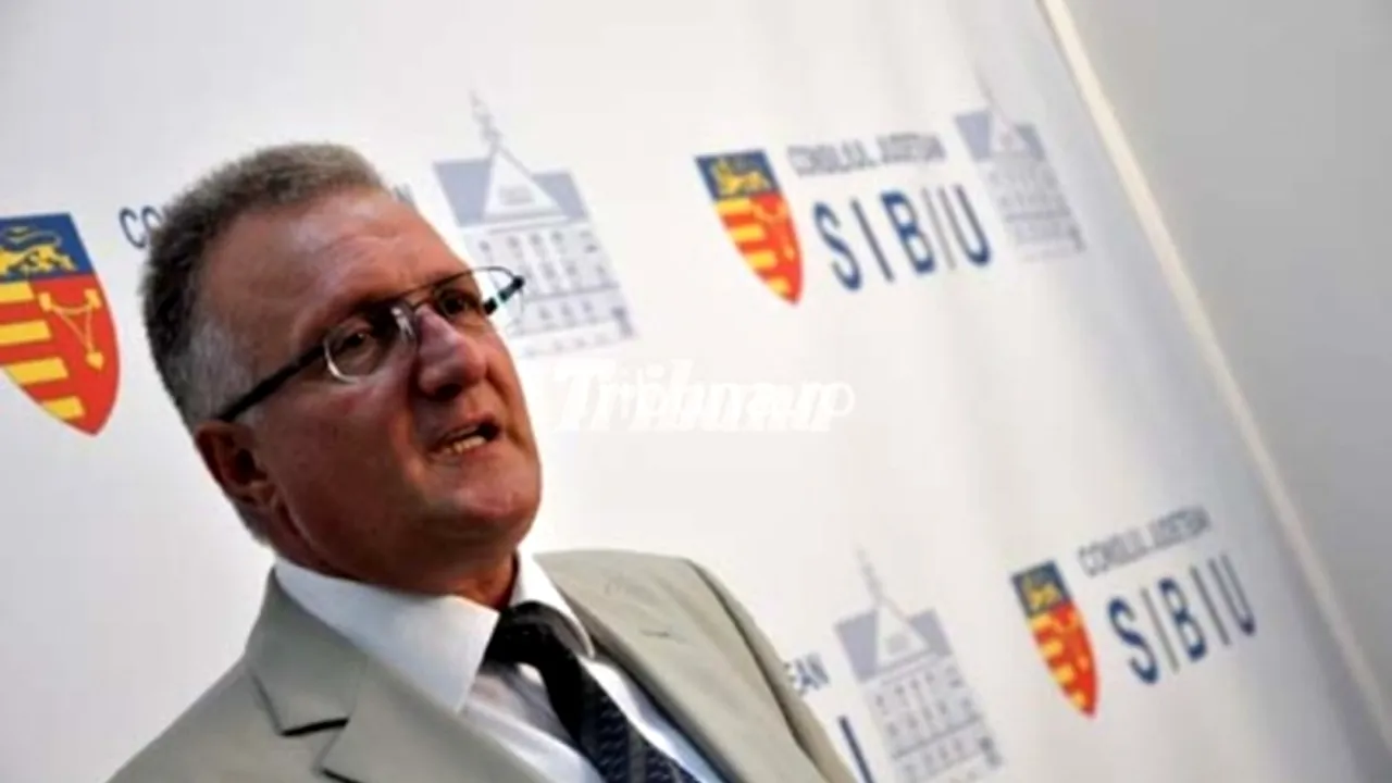 Președintele CJ Sibiu, Ioan Cindrea, a fost condamnat definitiv, după ce și-a angajat soția la cabinetul parlamentar