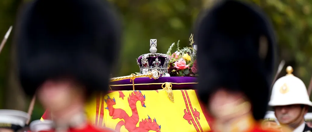 Sicriul Reginei Elisabeta a II-a, căptușit cu plumb, cântărește în jur de 300 de kilograme