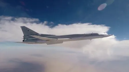 Șase bombardiere ruse, atacuri masive asupra pozițiilor ISIS din Siria. Zeci de civili ar fi fost uciși în bombardamente