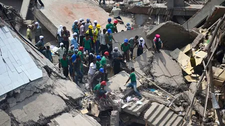 Două clădiri s-au prăbușit în India. Zeci de morți și răniți