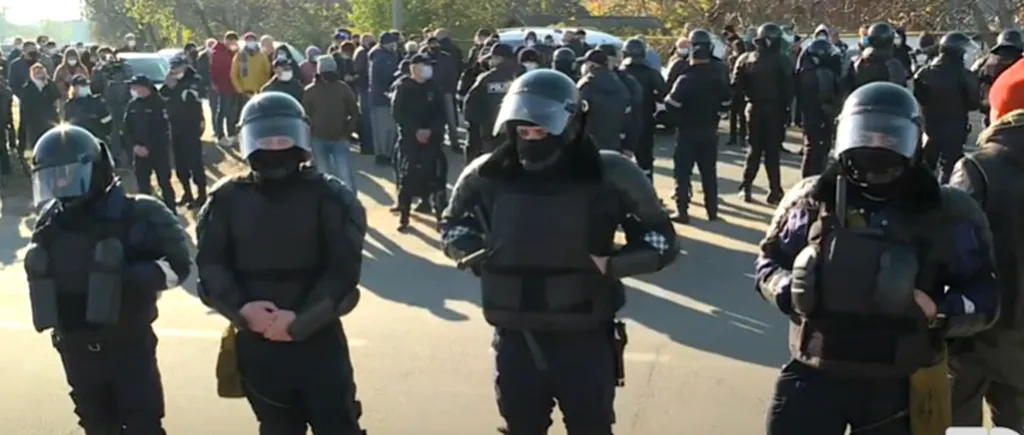 Proteste și zeci de mascați, în ziua alegerilor prezidențiale din Republica Moldova