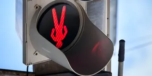 Nu e CARACAL: Semafor montat de-a-ndoaselea într-un municipiu din România