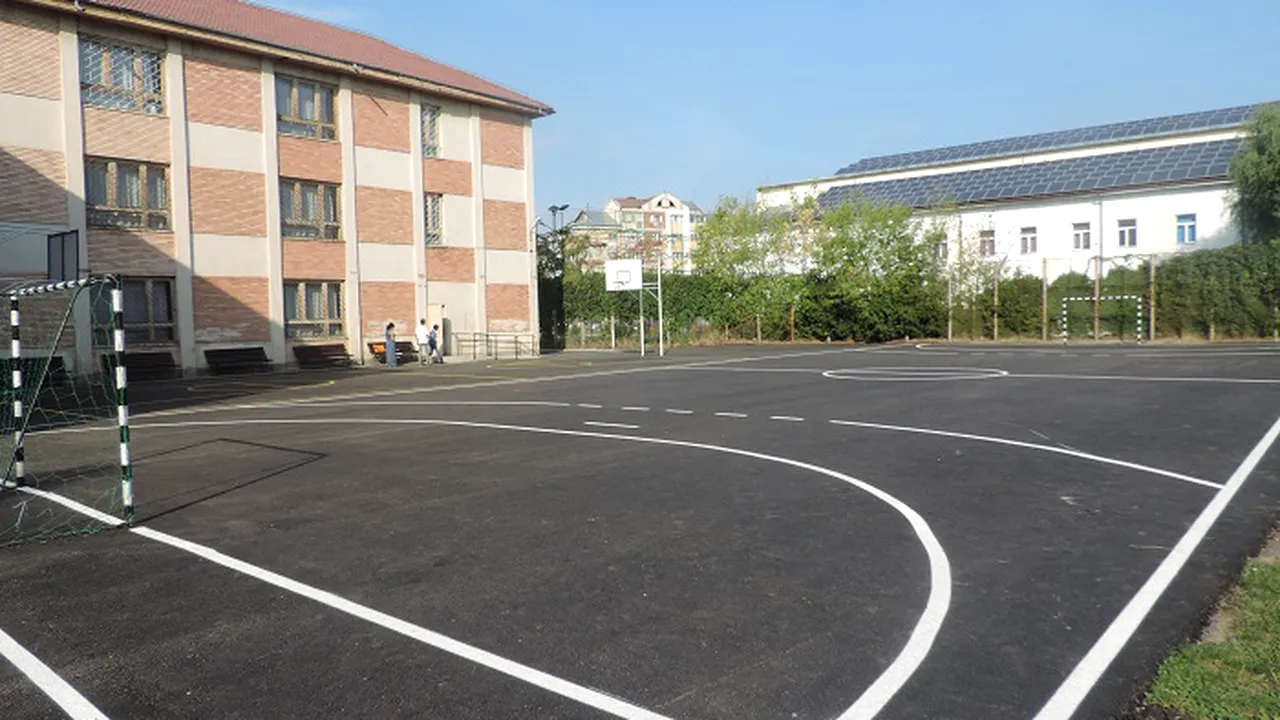 CCR: Legea care permitea accesul pe terenurile de sport din curțile școlilor în afara programului e neconstituțională