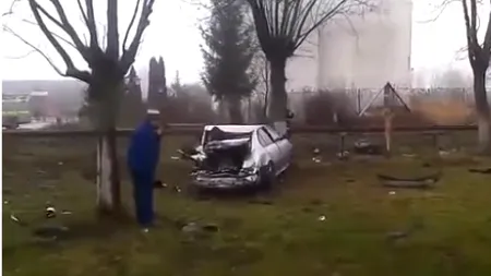 A scăpat doar cu zgârieturi după ce a sărit din mașină înainte să fie lovită de un tren