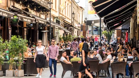 Masa în oraș a ajuns un adevărat LUX pentru români. Cât a ajuns să coste un prânz la restaurant în București