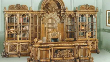 Biroul pe care urma să îl primească Ceaușescu cadou în 1990, scos la licitație