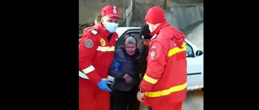 VIDEO | O femeie de 74 de ani, dată dispărută, a fost găsită în viață după mai multe ore de căutări. Ea plecase de acasă desculță