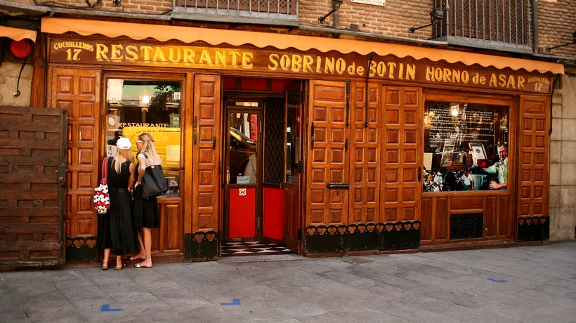 FOTO | Cum arată, la INTERIOR, cel mai vechi restaurant din lume. Are 300 de ani și 4 etaje