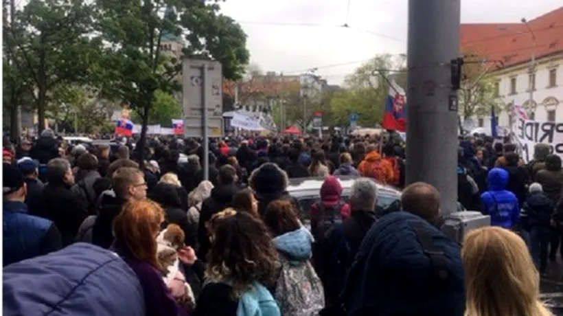 Protest uriaș în Slovacia, inspirat de manifestațiile din România: Încă ne pasă