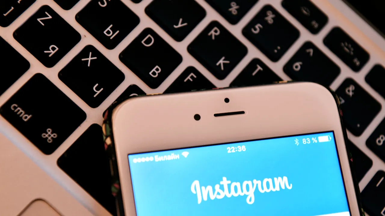 Instagram-ul oferă o imagine DISTORSIONATĂ a realității. Psiholog: Poate duce la DEPRESIE și ANXIETATE
