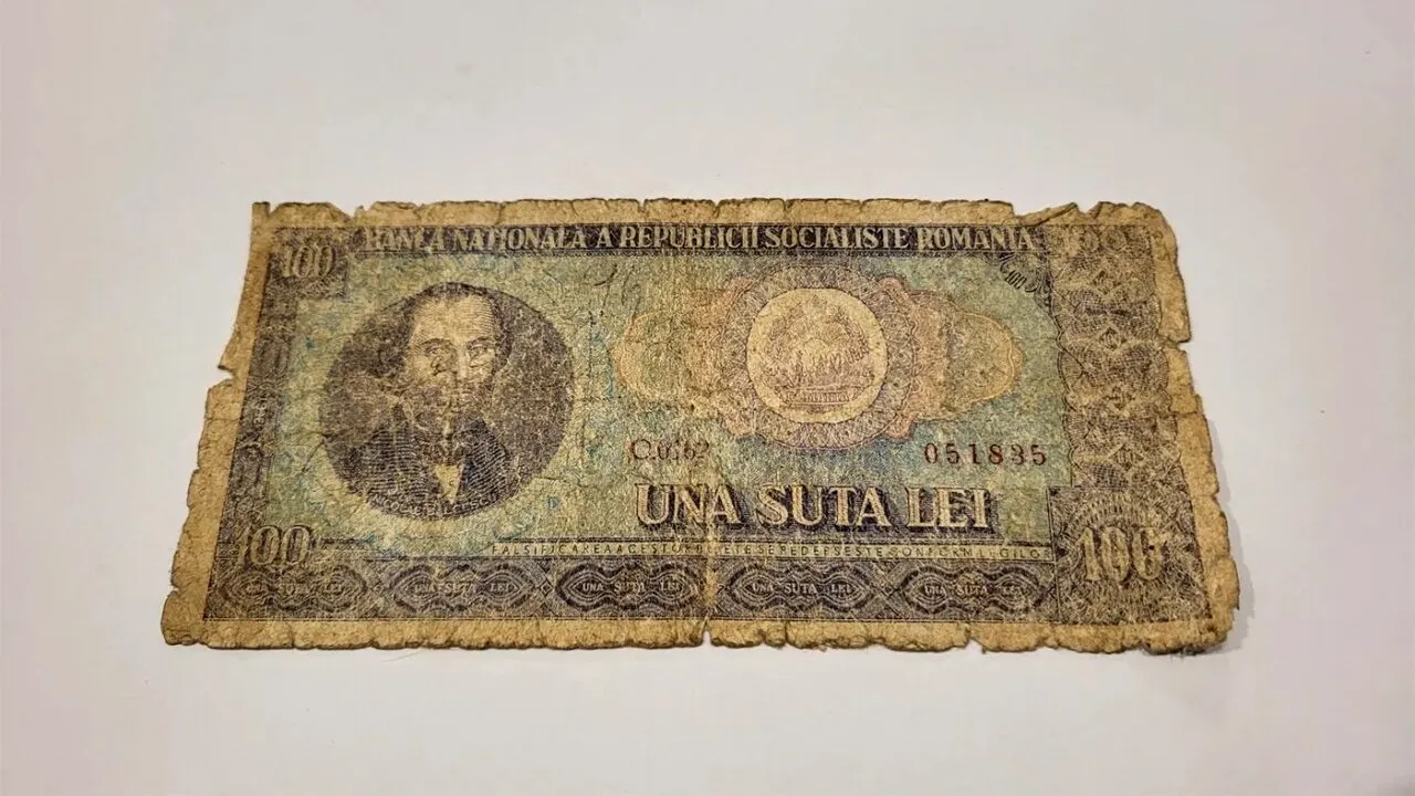 Dacă o ai acasă, te îmbogățești! Cu ce SUMĂ uriașă se vinde celebra bancnotă de 100 de lei cu chipul lui Nicolae Bălcescu