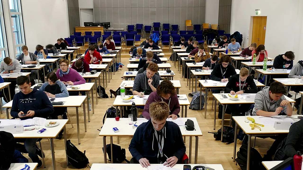 Rezultatele testului TIMSS 2019. Elevii români, analfabeți funcțional la matematică și științe!