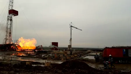 Sonda de gaze din Satu Mare arde de opt zile. 90 de pompieri, încercare disperată de a stinge incendiul