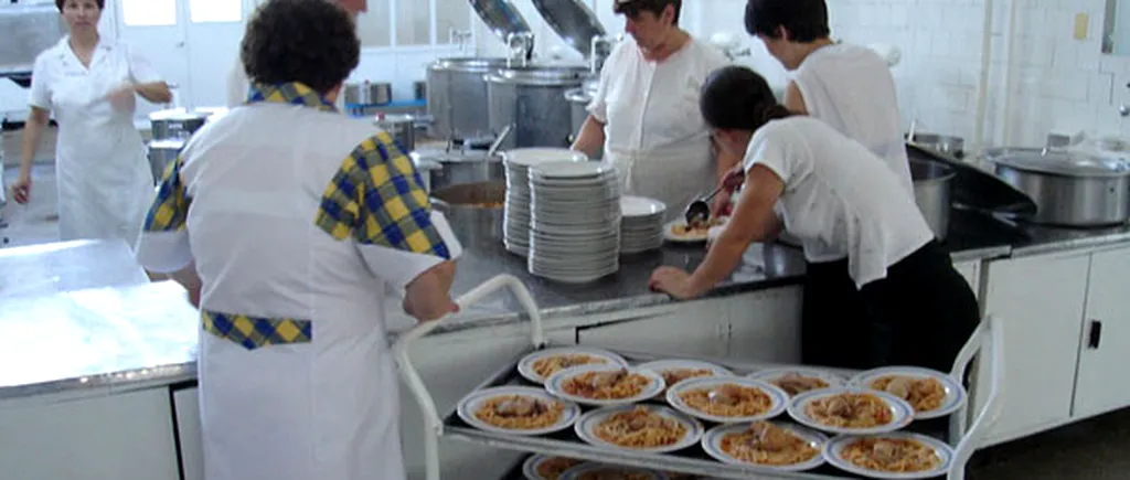Bucătarii și spălătoresele din Ministerul de Interne ar putea primi un spor de 7% la salariu pentru condiții periculoase de muncă
