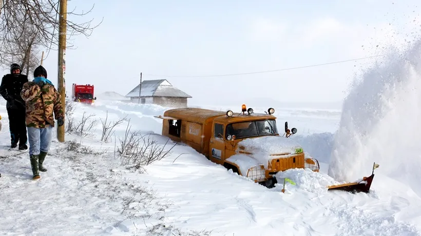 VREMEA. În Mehedinți școlile vor fi închise și marți din cauza ninsorilor