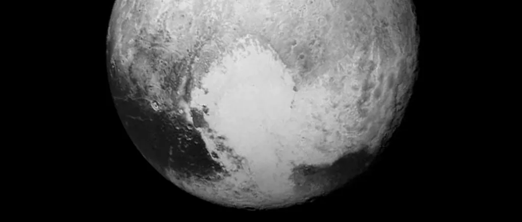 Fotografii spectaculoase cu planeta pitică Pluto, realizate de sonda New Horizons, publicate de NASA