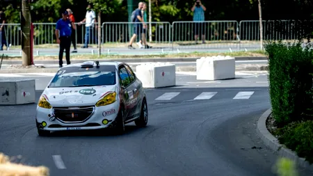 Show automobilistic pe TRASEUL stradal din Timișoara. Deși a fost penalizat cu 10 secunde, pilotul Claudiu Motoc a reușit sa urce pe podium!