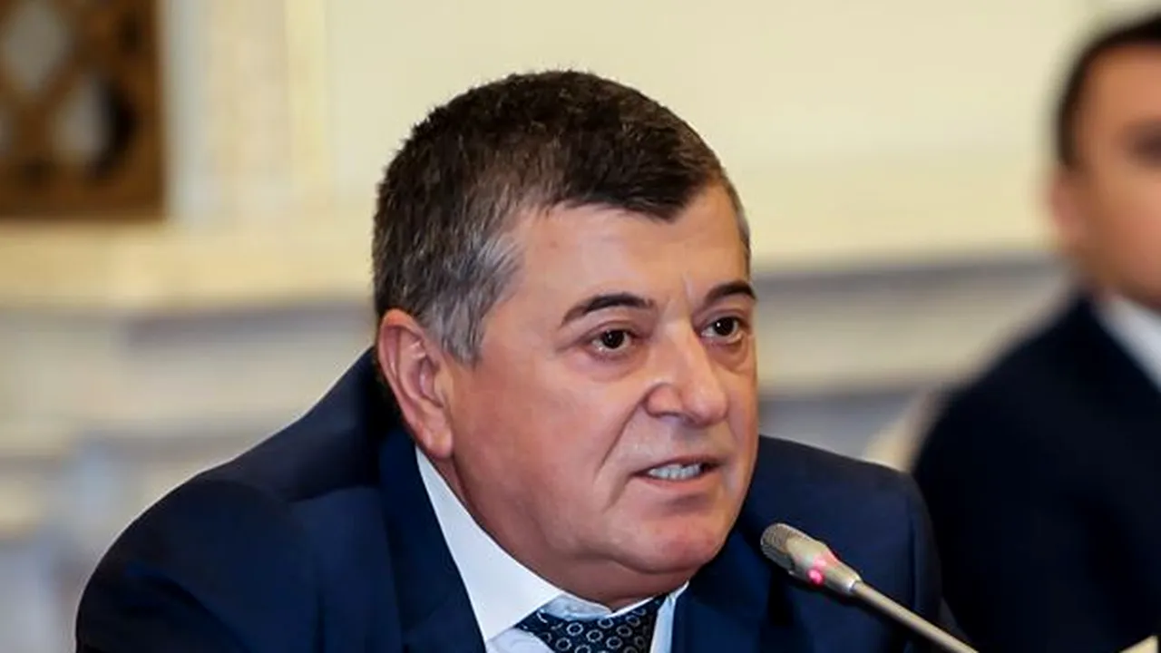 Finul lui Liviu Dragnea se întoarce ”acasă”. Senatorul Emanoil Savin a trecut pe la liberali, a plecat în Pro România și s-a întors în PSD în nici jumătate de an