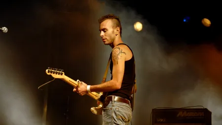 Asaf Avidan cântă în premieră în România