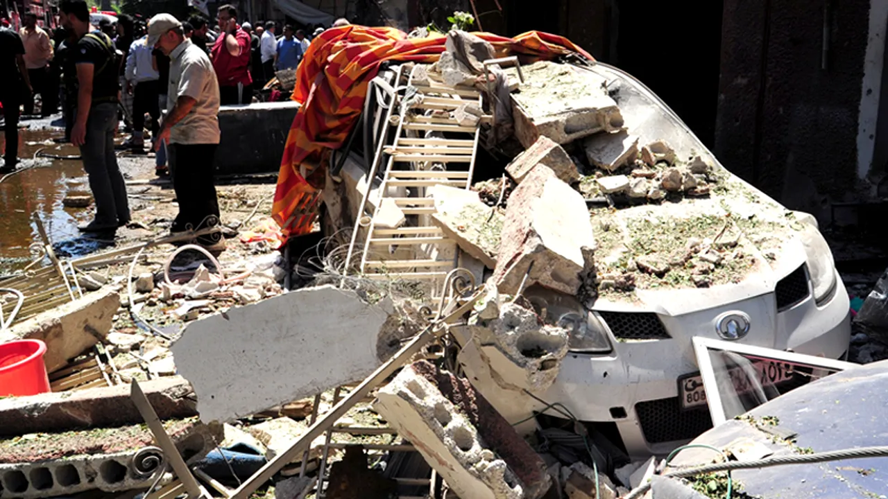 EXPLOZIE VIOLENTĂ în apropierea sediului general al poliției din Damasc.  Televiziunea siriană anunță că este vorba despre un atentat cu mașină-capcană