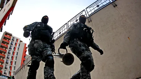 Sute de monede antice din aur și argint, ascunse de un medic în Iași