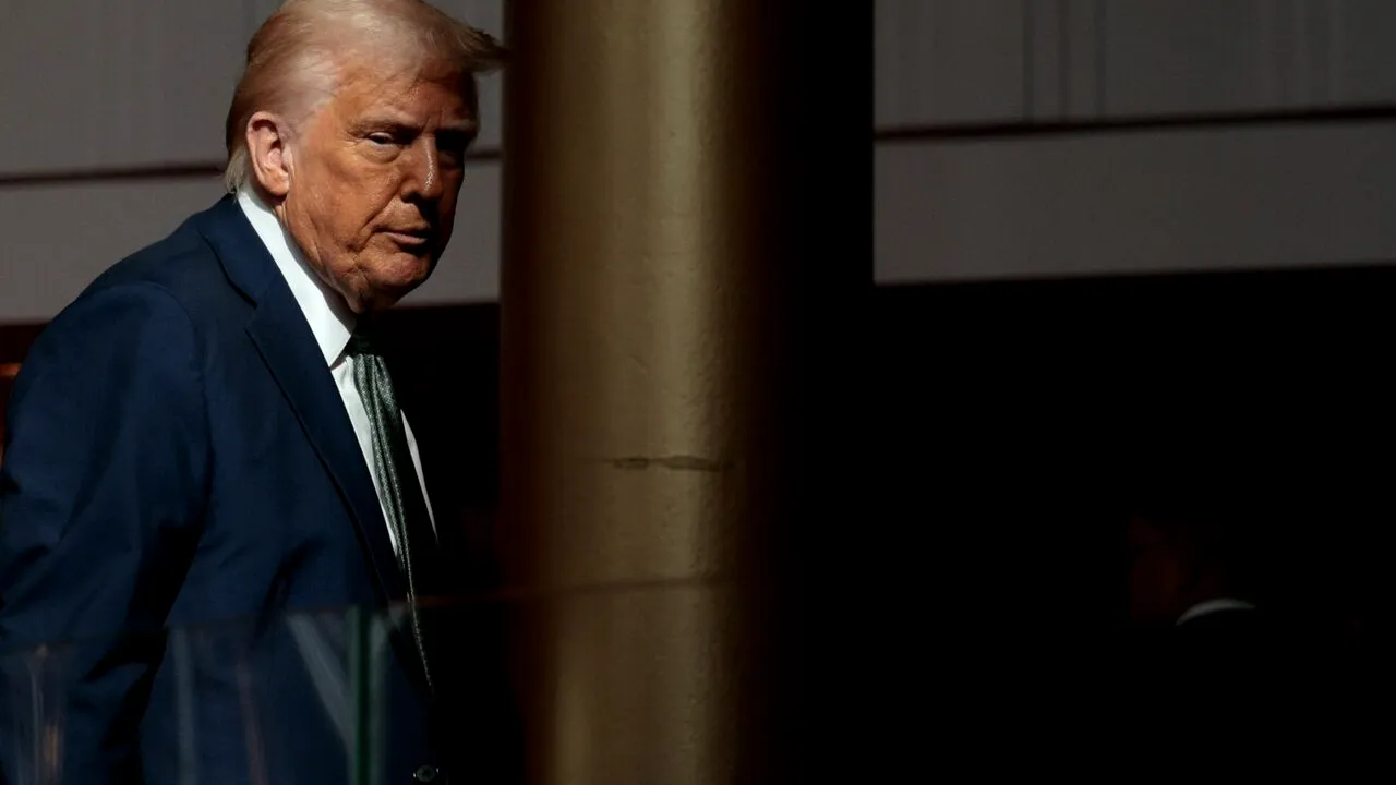 Trump declară că PUTIN nu a cerut oprirea asistenței militare occidentale pentru Ucraina