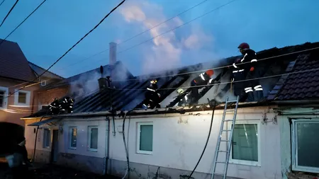Incendiu la o locuință din Sibiu. Trei persoane au primit îngrijiri medicale