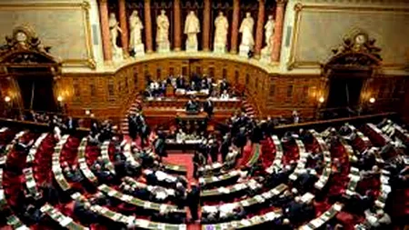 FRANȚA. Planul guvernului francez de ieșire din izolare a fost respins în Senat