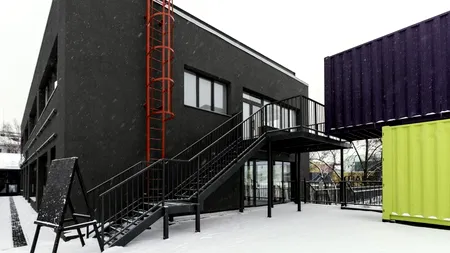 (P) Case metalice - merită? Avantaje și dezavantaje