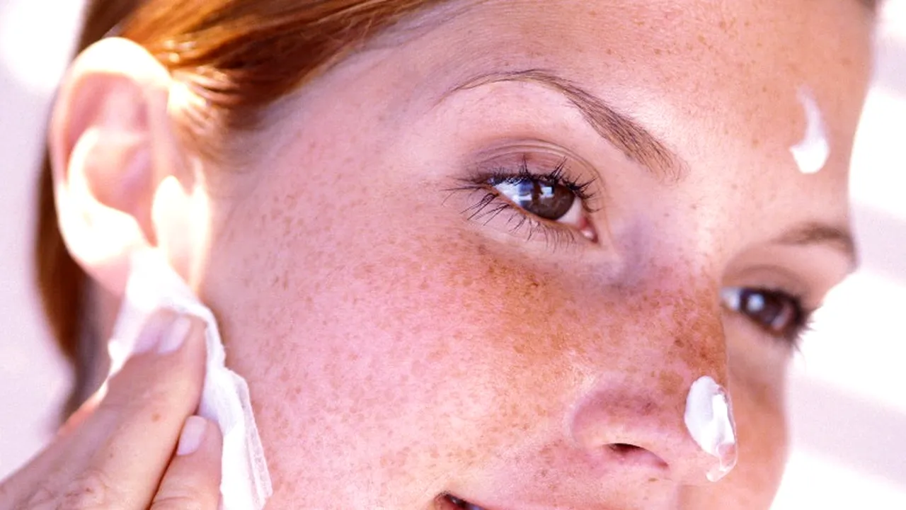 Cel mai ieftin produs de înfrumusețare: apa de orez. Cum poate fi folosită pentru îngrijirea părului și a tenului