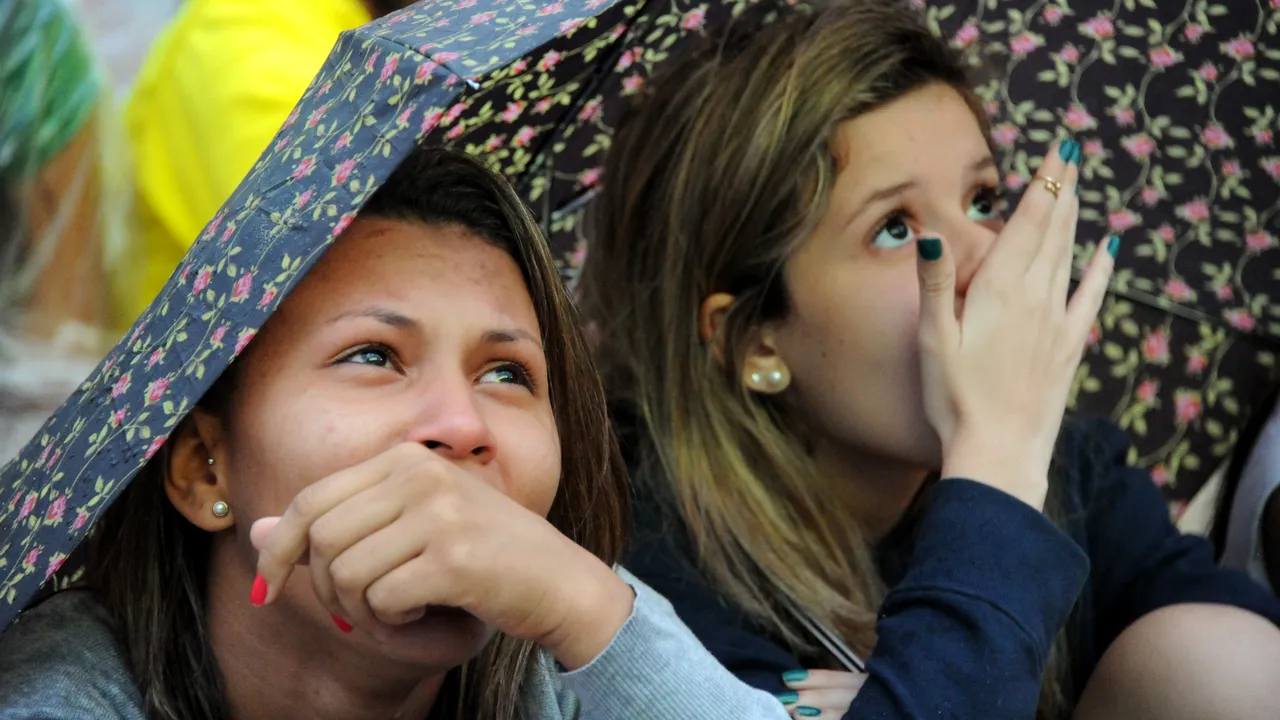 Correio Braziliense publică o imagine sugestivă cu antrenorul Braziliei în timpul meciului. Iată momentul în care lui Luiz Felipe Scolari I S-A FĂCUT FRICĂ DE CE VEDE