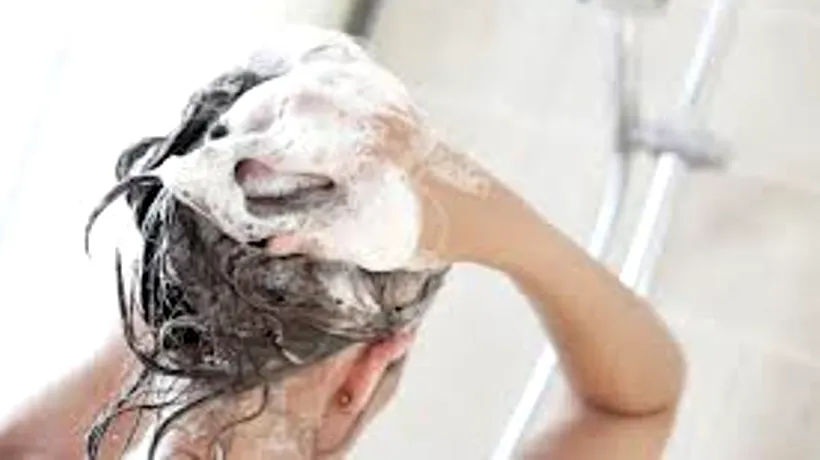 O americancă nu s-a mai spălat pe cap cu șampon de 5 ani. Cum arată părul femeii