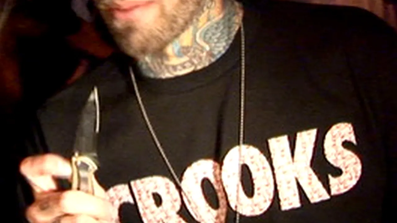 FOTO: Cel mai prost portret-robot din toate timpurile. Cum arată bărbatul ''de 25 de ani, brunet, cu tatuaje pe ambele mâini''