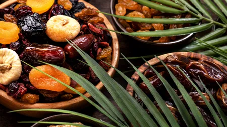 Fructele minune care au ajuns și în România. Poți culege și 20 de Kg dintr-un singur pom și se vând la poartă