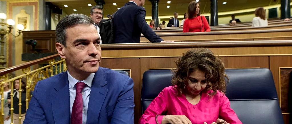 Premierul Spaniei, Pedro Sanchez, anunță suspendarea atribuțiilor publice pentru a reflecta asupra VIITORULUI politic