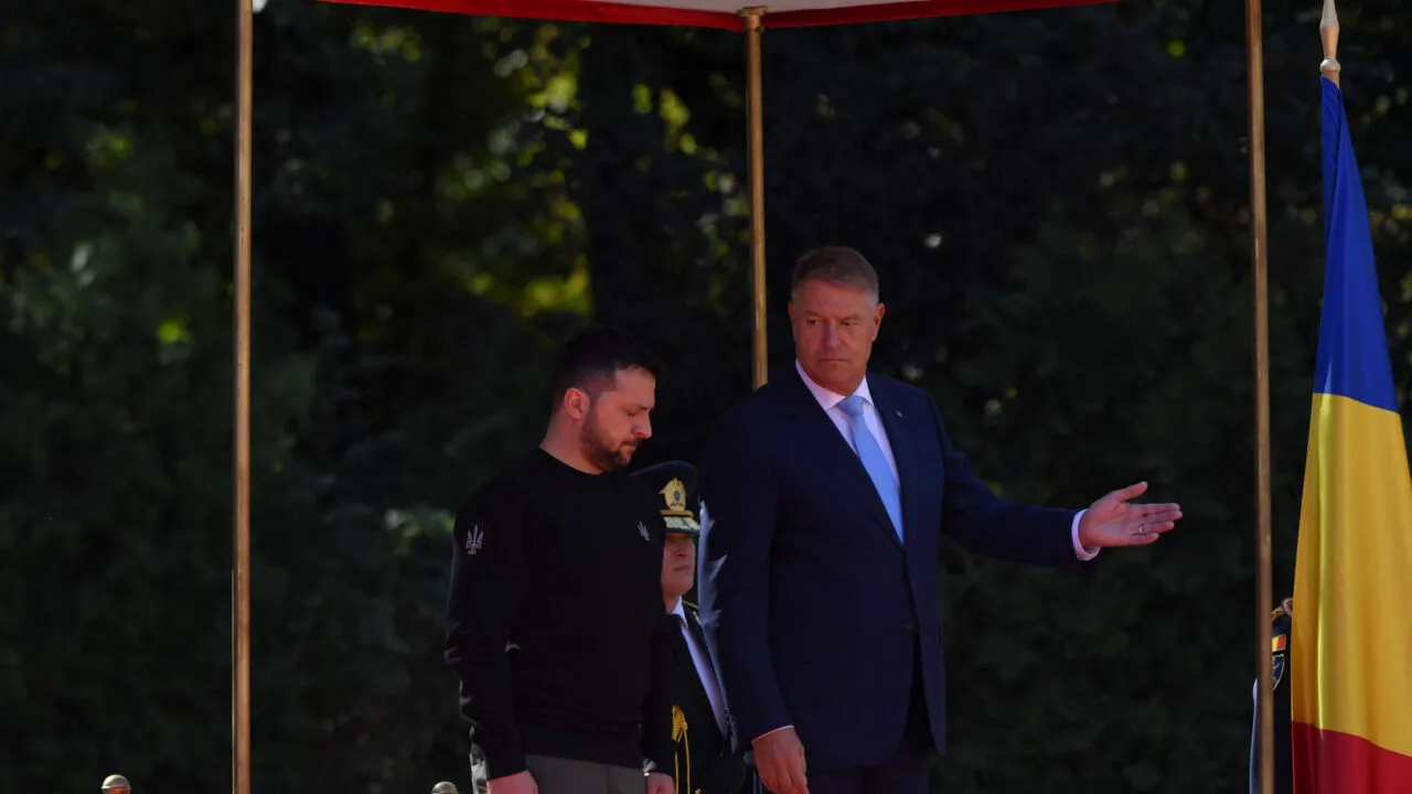 Președintele Volodimir Zelenski a ATERIZAT în România, pe aeroportul din Suceava