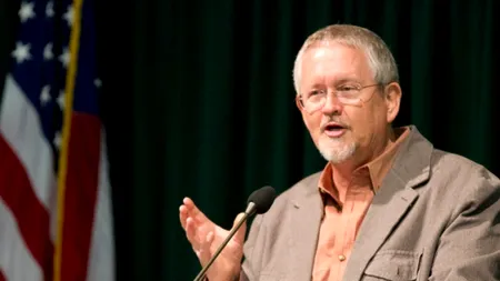 Un renumit scriitor de romane SF l-a comparat pe Obama cu Hitler