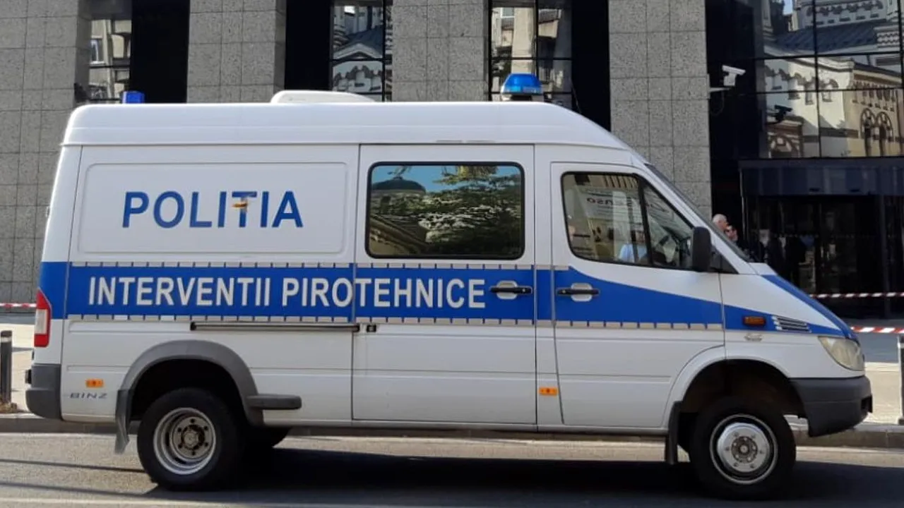 Geantă suspectă găsită în fața Prefecturii din Constanța. Ce au găsit pirotehniștii chemați să dezamorseze „bomba”