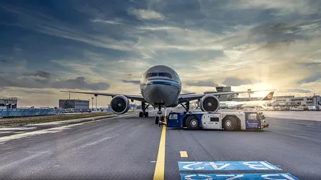 O cursă aeriană Miami - Istanbul a aterizat de urgență la Otopeni după ce un pasager a făcut infarct și a murit
