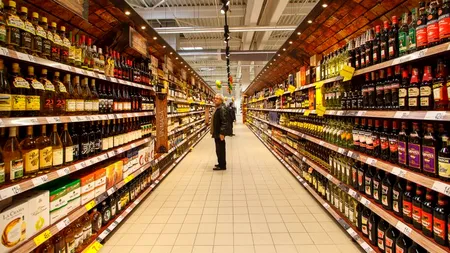 Alte peste 300 de kilograme de alimente EXPIRATE, găsite la un hipermarket din Constanța