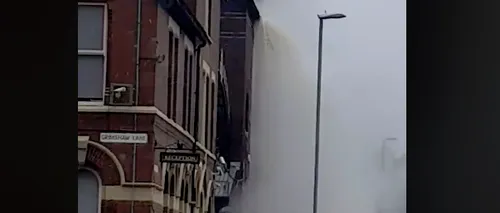 VIDEO Cascadă de BERE pe o stradă din Anglia. Trecătorii au rămas cu gura căscată