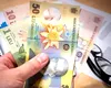 Apocalipsa nu mai vine. Aprilie, o lună excepţională pentru buget, veniturile au crescut cu 16%, iar guvernul a făcut economii la CHELTUIELI pentru prima dată